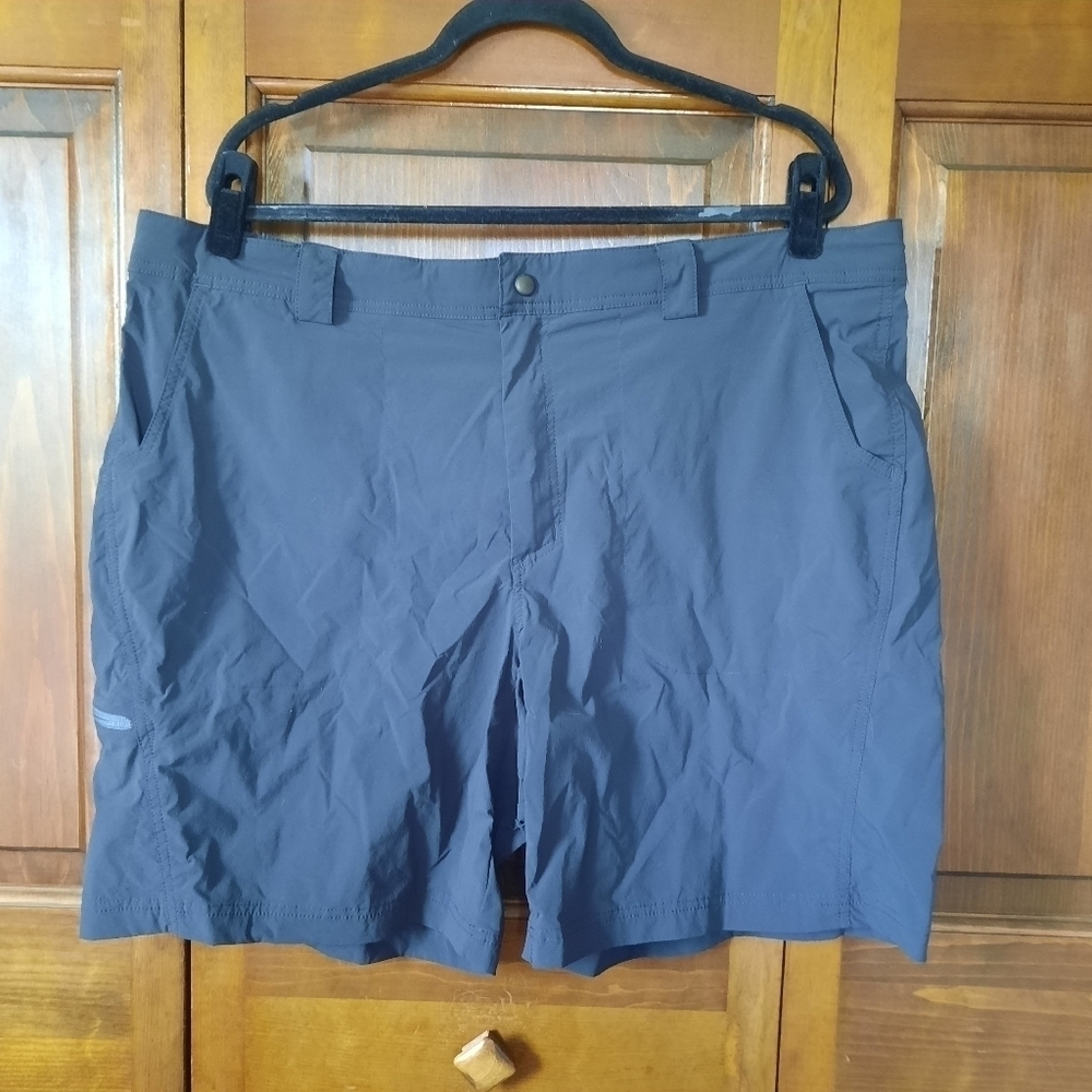 L.L. Bean Black Nylon Performance Outdoor Hiking Gorpcore Fishing Shorts Size XL
